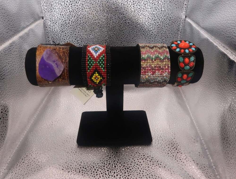 Beautiful 4 bracelet bundle (4-Piece)
